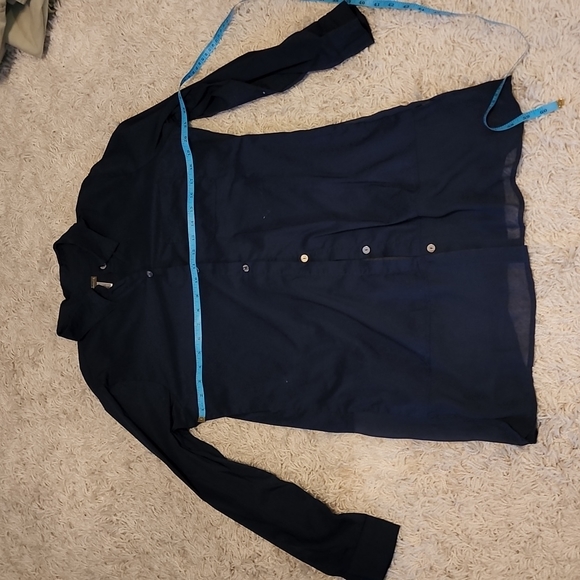 Tommy Bahama big shirt with a twist - Picture 9 of 15